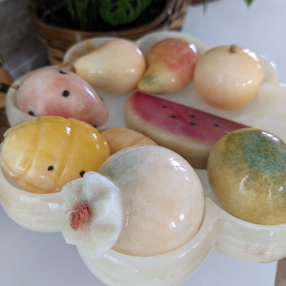 Onyx pedestal decorative fruit bowl - Picture 3 of 8